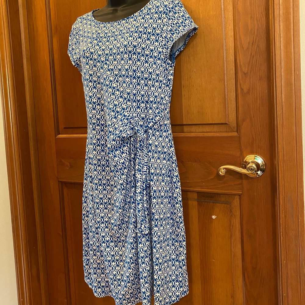 NWOT!  Talbots Blue and White Short Sleeve Dress.  Size Medium Petite